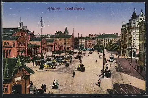 AK München, Bahnhofsplatz mit Autos und Strassenbahn