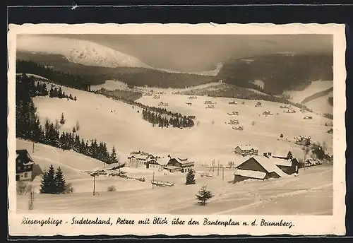 AK Petzer / Riesengebirge, Gesamtansicht mit Blick über Bantenplan n. d. Brunnberg, Winteridylle