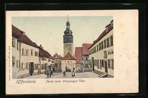 Goldfenster-AK Uffenheim, Würzburger Tor, Gebäude mit leuchtenden Fenstern