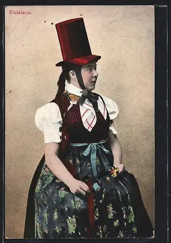 AK Schwarzwälder Tracht, junge Frau im Trachtenkleid abgelichtet