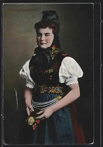 AK Schöne Schwarzwälderin in traditioneller Tracht