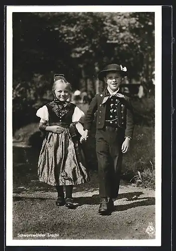 AK Kinder in Schwarzwälder Tracht
