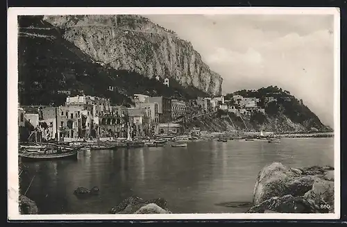 AK Capri, Ortspanorama vom Seeufer aus gesehen