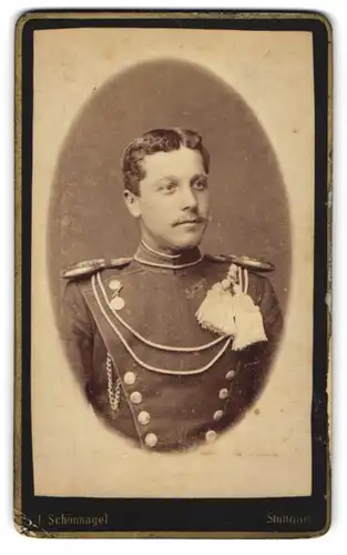 Fotografie J. Schönnagel, Stuttgart, Marienstrasse 14, Ulan in Uniform mit Epauletten