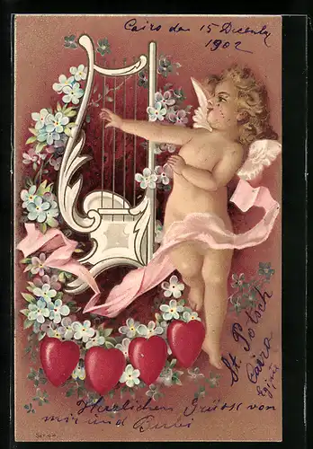 AK Amor spielt Harfe