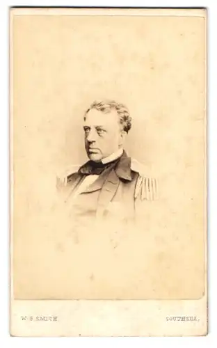 Fotografie W. G. Smith, Southsea, englischer Marine Offizier in Uniform