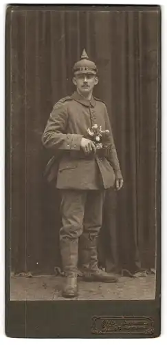 Fotografie Otto Kühn, Chemnitz, Planitzstrasse 90, Soldat im Kgl. Sächs. 5. Inf.-Rgt. Kronprinz Nr. 104, 1.WK