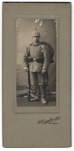 Fotografie H. Engelbrecht, Bayreuth, Soldat mit Ausrüstung im 7. Kgl. Bayer. Infanterie Regiment, 1.WK