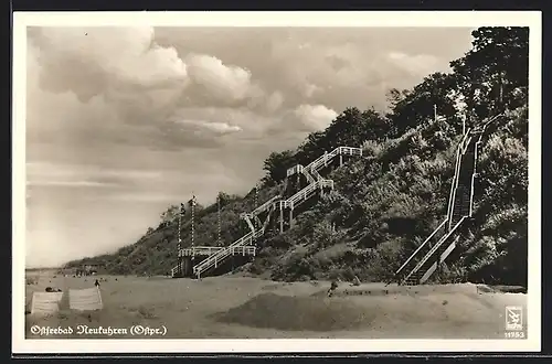 AK Neukuhren /Ostpr., Strand mit Treppenaufgängen
