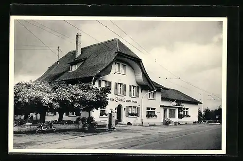 AK Gerolfingen, Restaurant Schwanen Fam. Züttel-Pfister mit Strasse