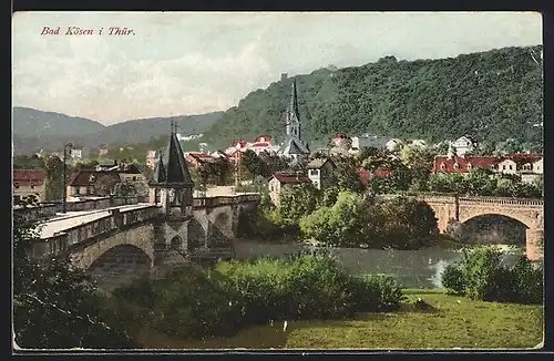 AK Bad Kösen i. Thür., Ortsansicht über Brücke mit Kirche