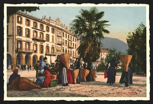 AK Locarno, Mercato, Marktfrauen mit Körben auf dem Rücken