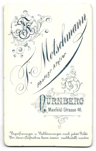 Fotografie F. Motschmann, Nürnberg, Maxfeld-Str. 48, Junge Frau mit ovalen Gesicht, Ohrringen und Puffärmeln