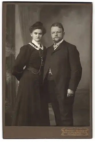 Fotografie Ernst Marx, Nürnberg, Maxfeldstr. 48, Junges Paar in eleganter Kleidung