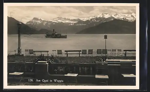 AK Weggis, Am Quai mit Dampfer