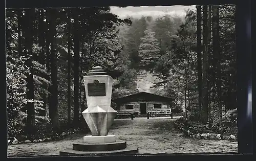 AK Heigenbrücken im Spessart, Ehrenmal aus dem Pollasch