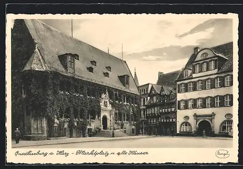 AK Quedlinburg a. Harz, Marktplatz und alte Häuser