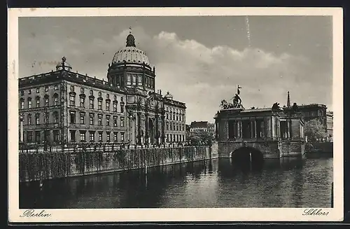 AK Berlin, Flusspartie mit Blick zum Schloss