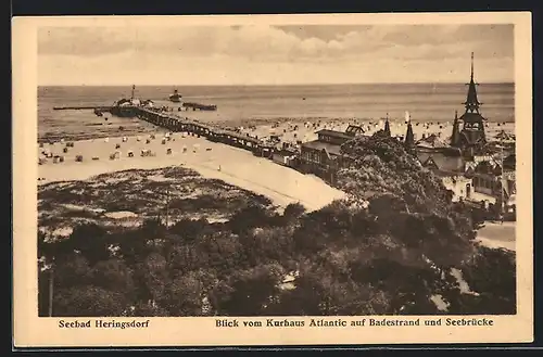 AK Heringsdorf, Blick vom Kurhaus Atlantic auf Badestrand und Seebrücke