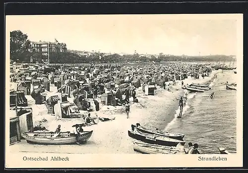 AK Ahlbeck, belebte Strandpartie mit angelandeten Booten und Badegästen