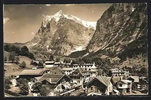 AK Grindelwald, Dorfpartie mit Wetterhorn