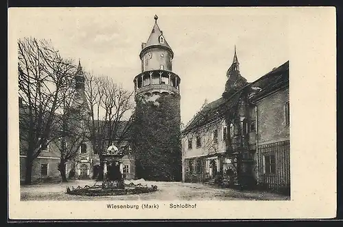 AK Wiesenburg (Mark), Blick in den Schlosshof