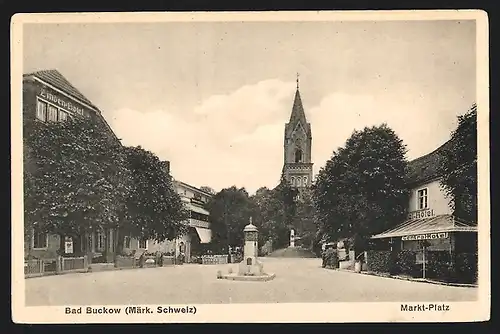 AK Bad Buckow (Märk. Schweiz), Marktplatz mit Central-Hotel