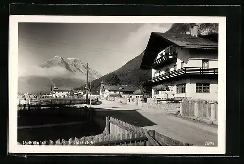 AK Oberleutasch, Strassenpartie Gasthof Weisses Kössl