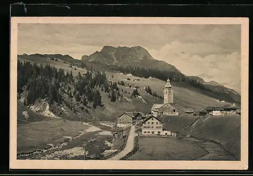 AK Lech am Arlberg, Ortsansicht mit Kaarspitze