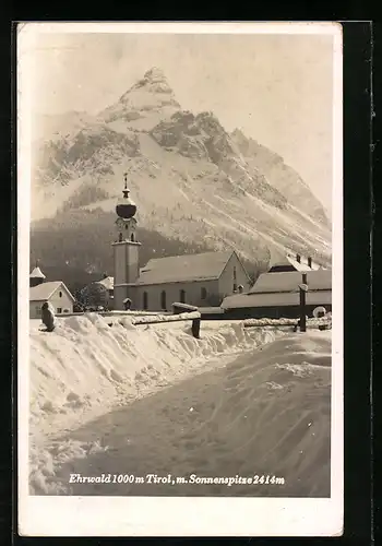 AK Ehrwald /Tirol, Teilansicht im Schnee mit Sonnenspitze