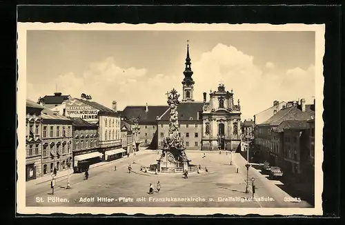 AK St. Pölten, Platz mit Franziskanerkirche und Dreifaltigkeitssäule