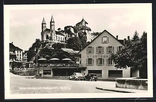 AK Aarburg, Hotel-Restaurant Stadtgarten A. Mettler mit Kirche und Burg, Strassenansicht