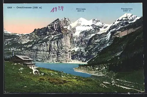 AK Oeschinensee, Ortsansicht mit Chalet, Blümlisalp und Fründenhorn
