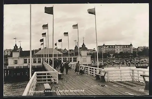 AK Ahlbeck /Ostsee, Auf der Seebrücke