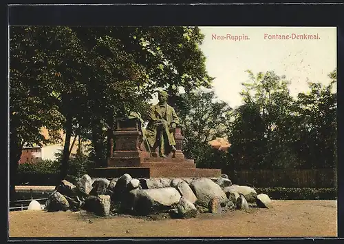 AK Neu-Ruppin, Partie am Fontane-Denkmal