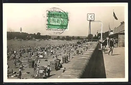 AK Berlin-Wannsee, Strandbad Wannsee mit Wasserblick und Badegästen