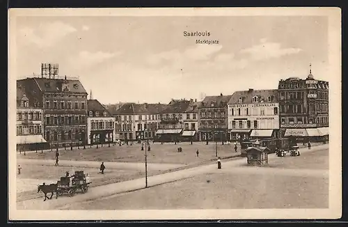 AK Saarlouis, Marktplatz mit Strassenbahn aus der Vogelschau