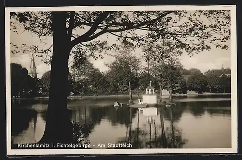 AK Kirchenlamitz /Fichtelgeb., Âm Stadtteich, Inselchen, Kirche