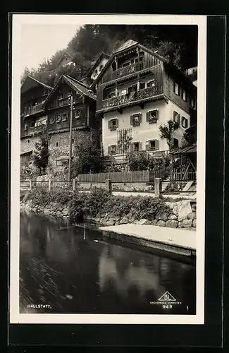 AK Hallstatt, Wohnhäuser an Flusspartie