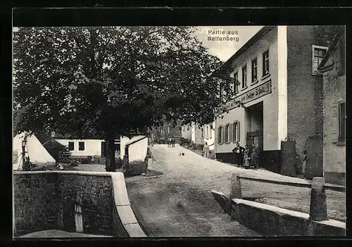 AK Battenberg, Partie mit Dorfstrasse aus der Ortschaft