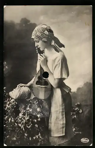 Schallplatten-AK Kennst du das Land, Weco Tonbild-Postkarte, Frau mit Mandoline