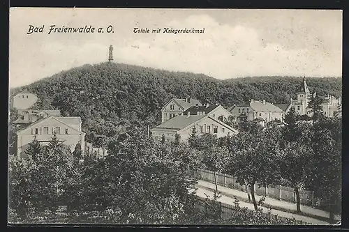AK Bad Freienwalde, Totale mit Kriegerdenkmal