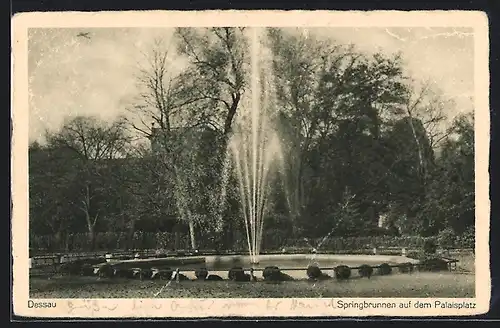 AK Dessau, Springbrunnen auf dem Palaisplatz