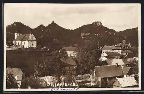 AK Bittersbach, Ortsansicht mit Kirche gegen Hügelkette