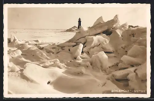 AK Schleimünde /Ostsee, Uferpartie mit Leuchtturm im Schnee