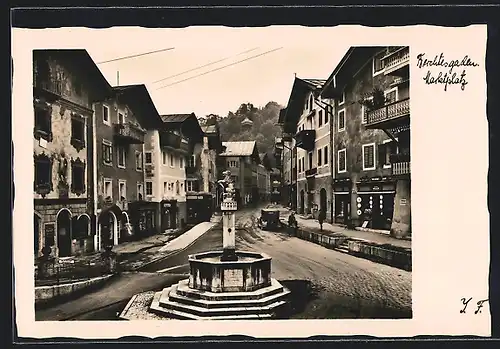 AK Berchtesgaden, Partie am Marktplatz mit Brunnen