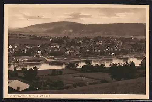 AK Bodenwerder a. d. Weser, Blick auf den Ort zwischen Fluss und Hügelkette