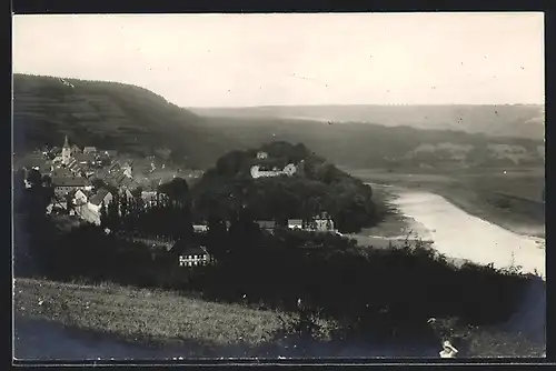 AK Polle, Ortsansicht mit Burgruine auf Hügel