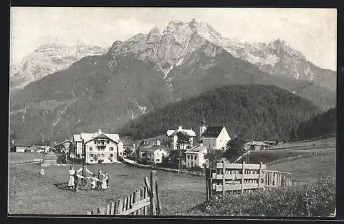 AK Innsbruck, Ortsansicht mit Gebirge