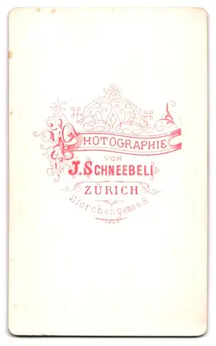 Fotografie J. Schneebeli, Zürich, Storchengasse 8, Junges Mädchen mit Ohrringen schaut skeptisch in die Kamera